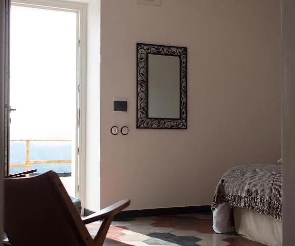 בית הארחה Mermaid N 16/a 3*